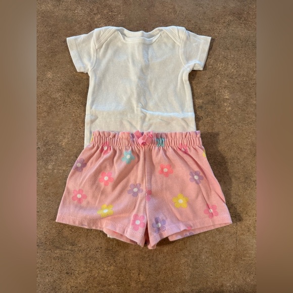 Garanimals - 2 PACK! Baby Short Outfits - Picture 2 of 9